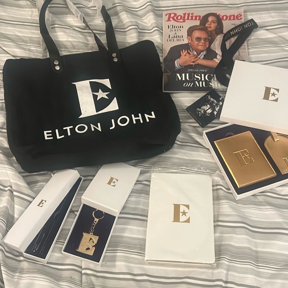 (Discounted!) Elton John gift deal